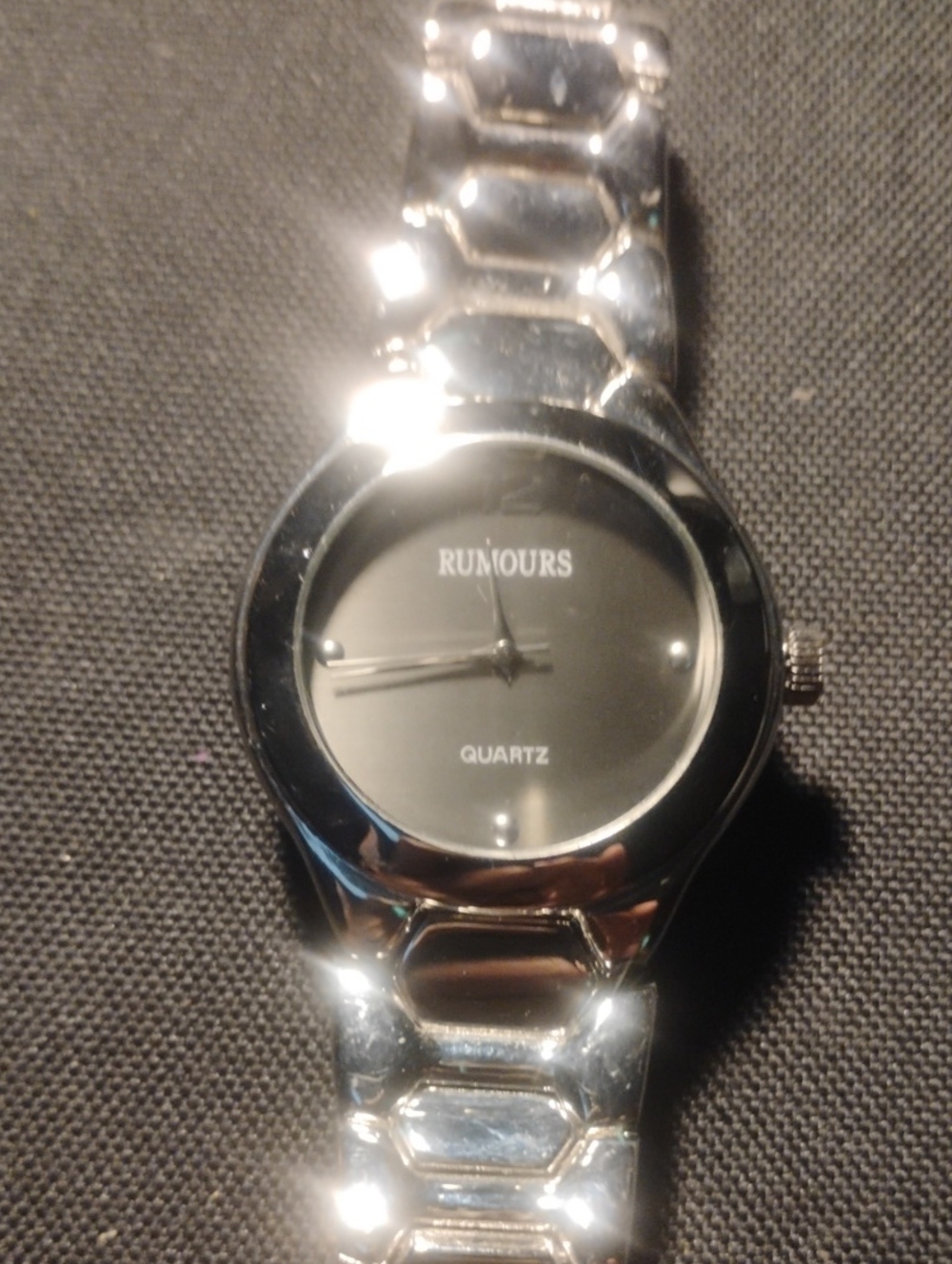 RUNMOURS Women's Silver Bracelet Watch with Gray Dial